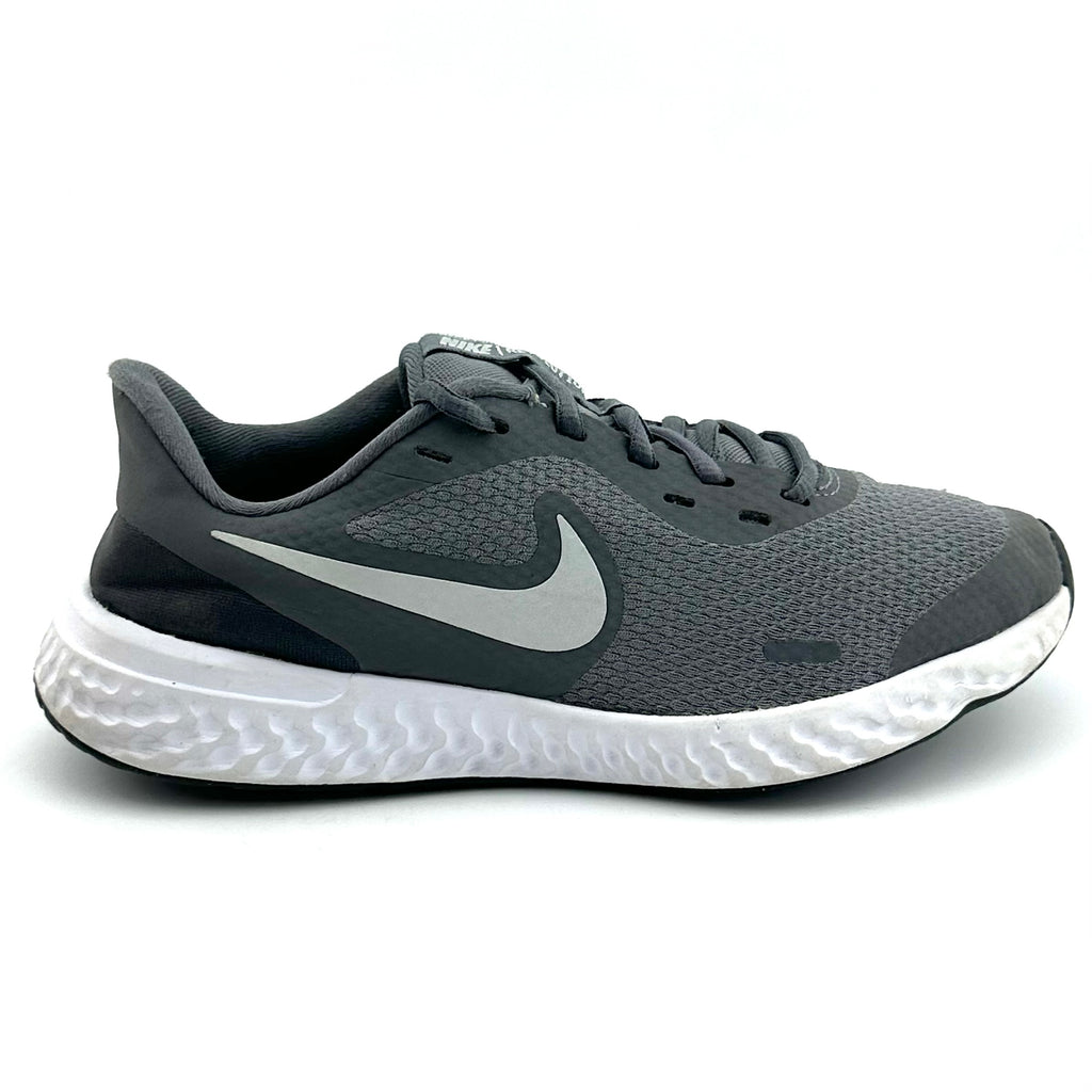 Nike Revolution 5