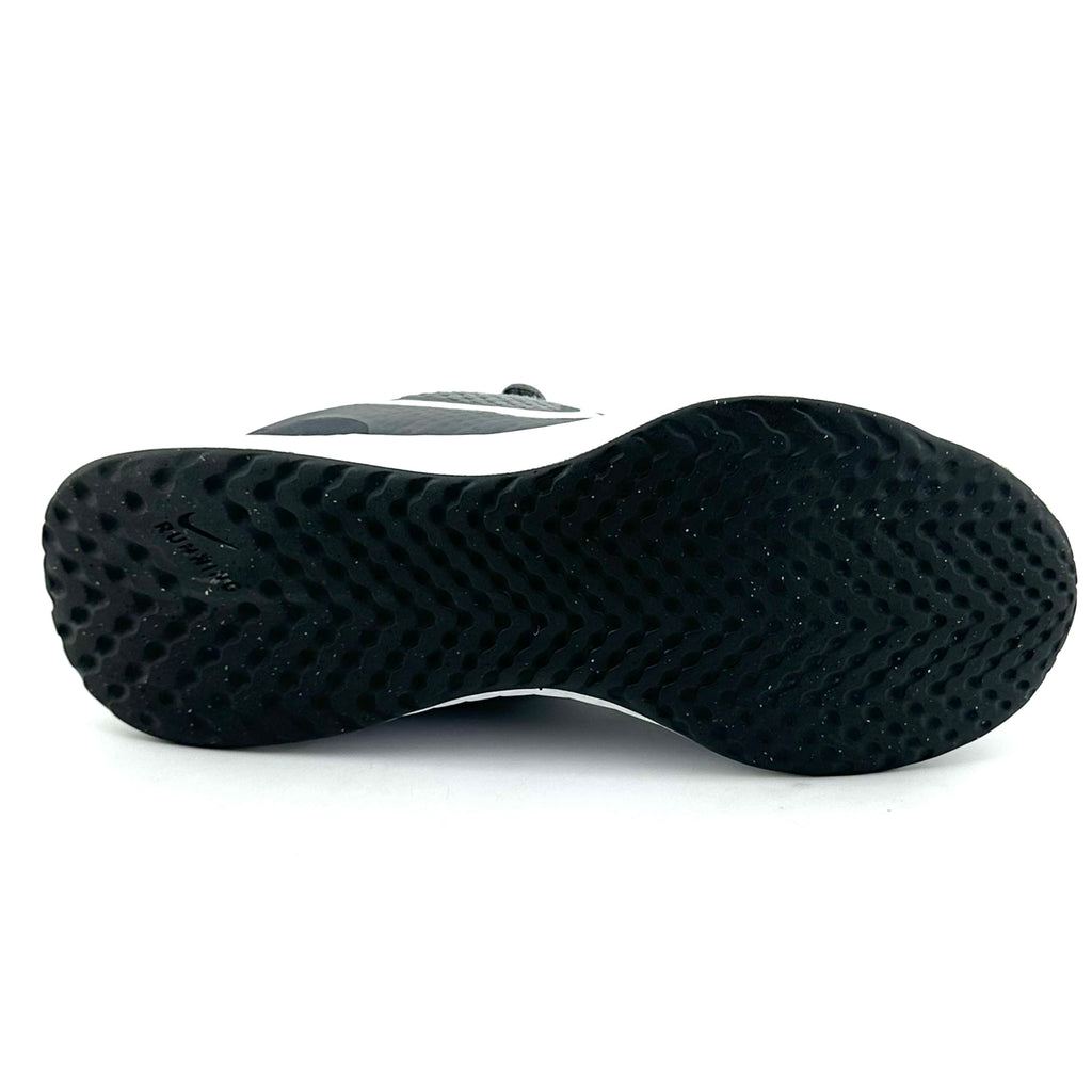 Nike Revolution 5