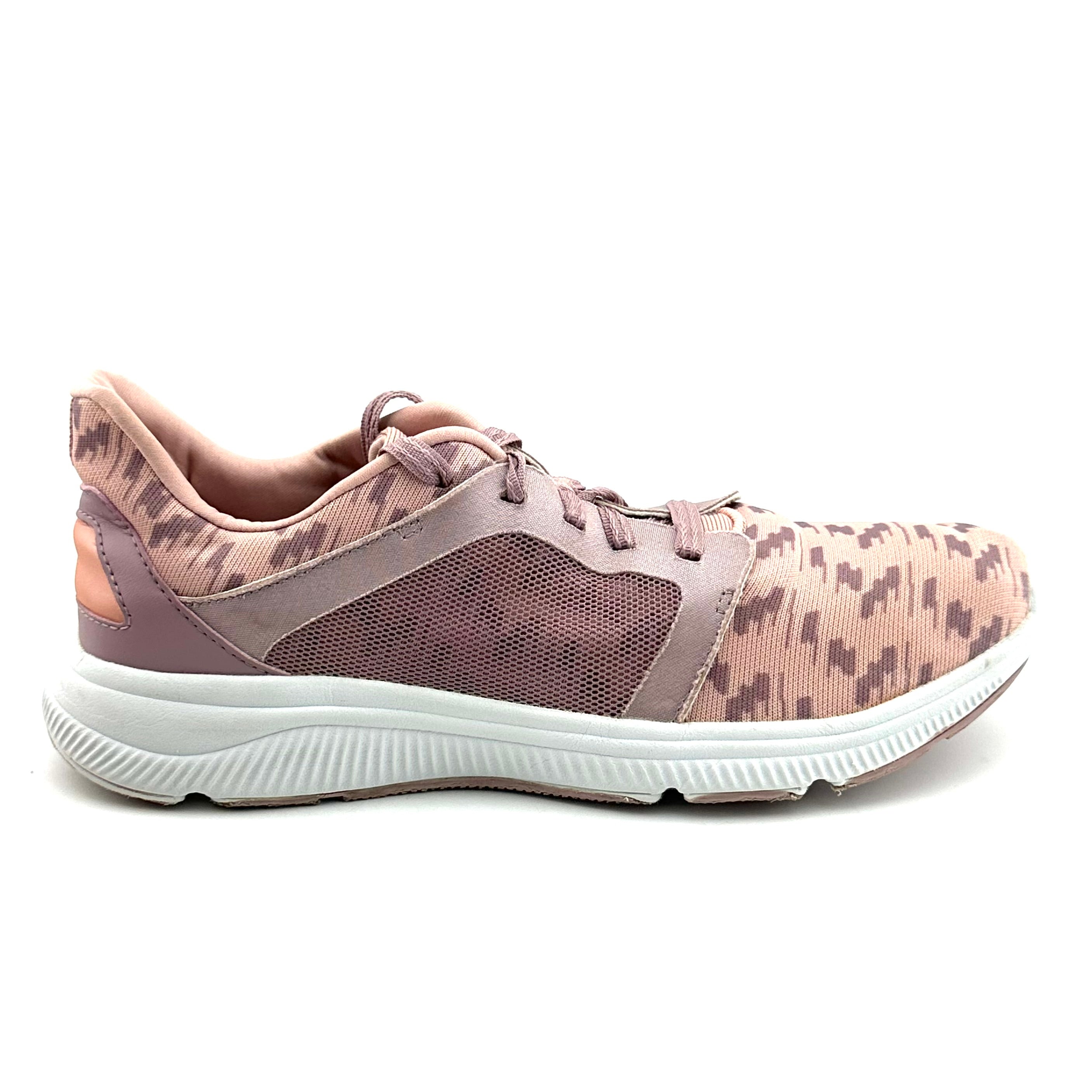 Avia Deluxe Trainer