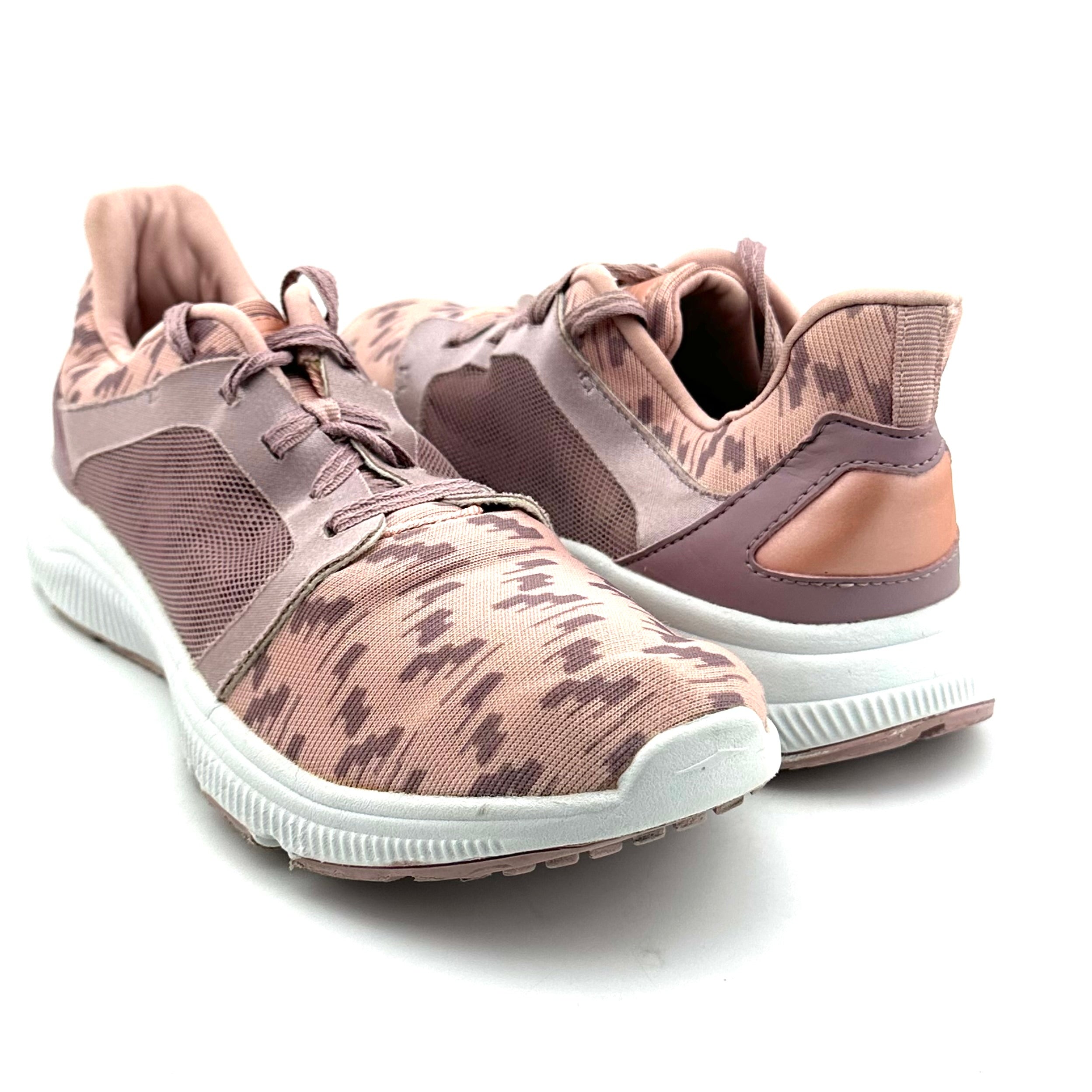 Avia Deluxe Trainer