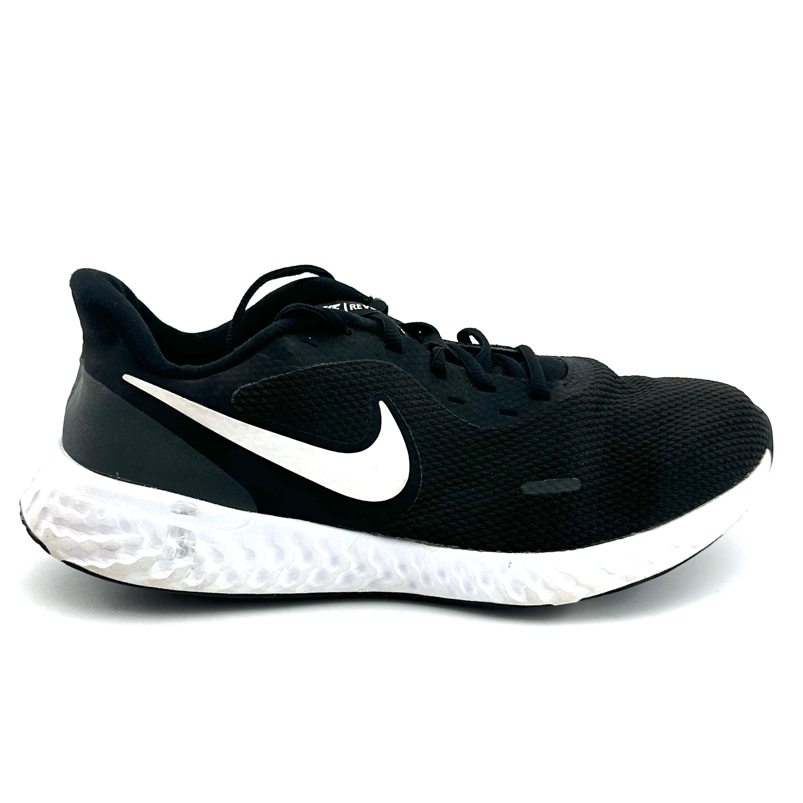 Nike Revolution 5