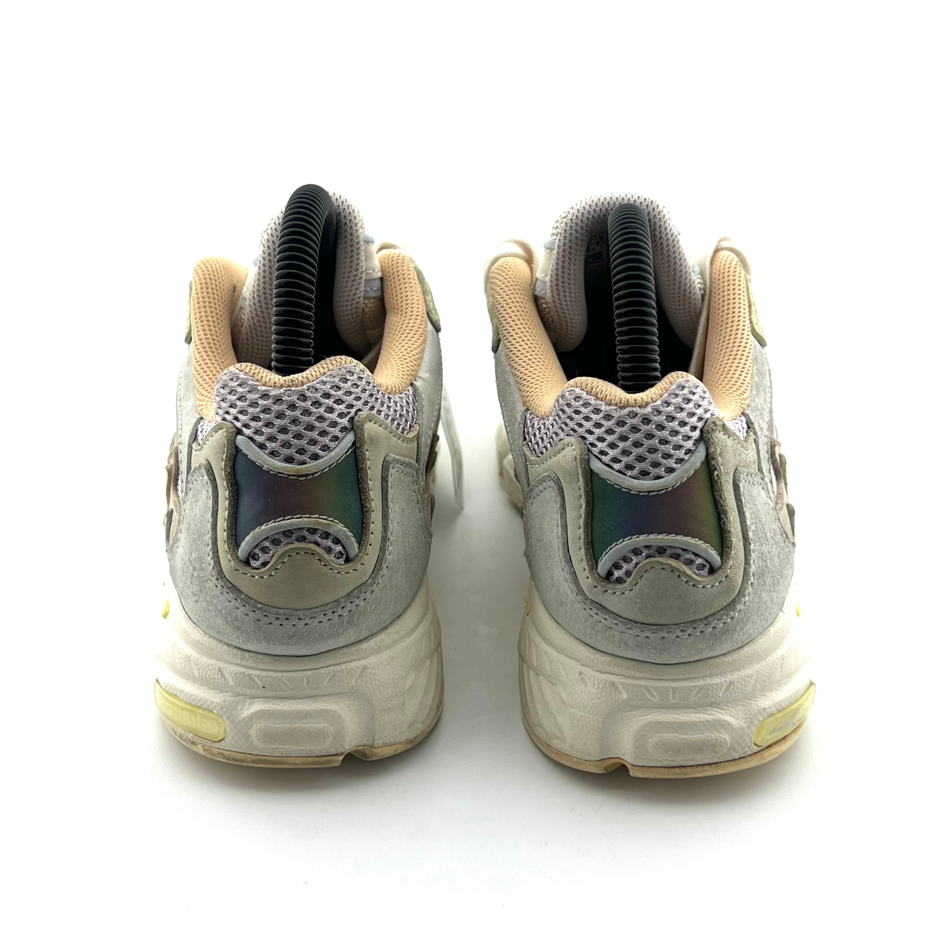 Adidas Temper Run Pride