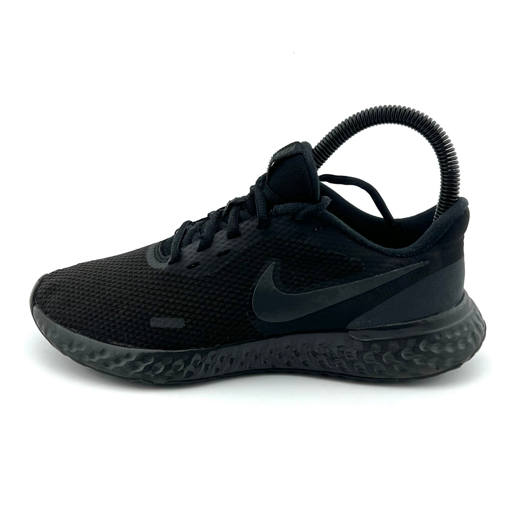 Nike Revolution 5