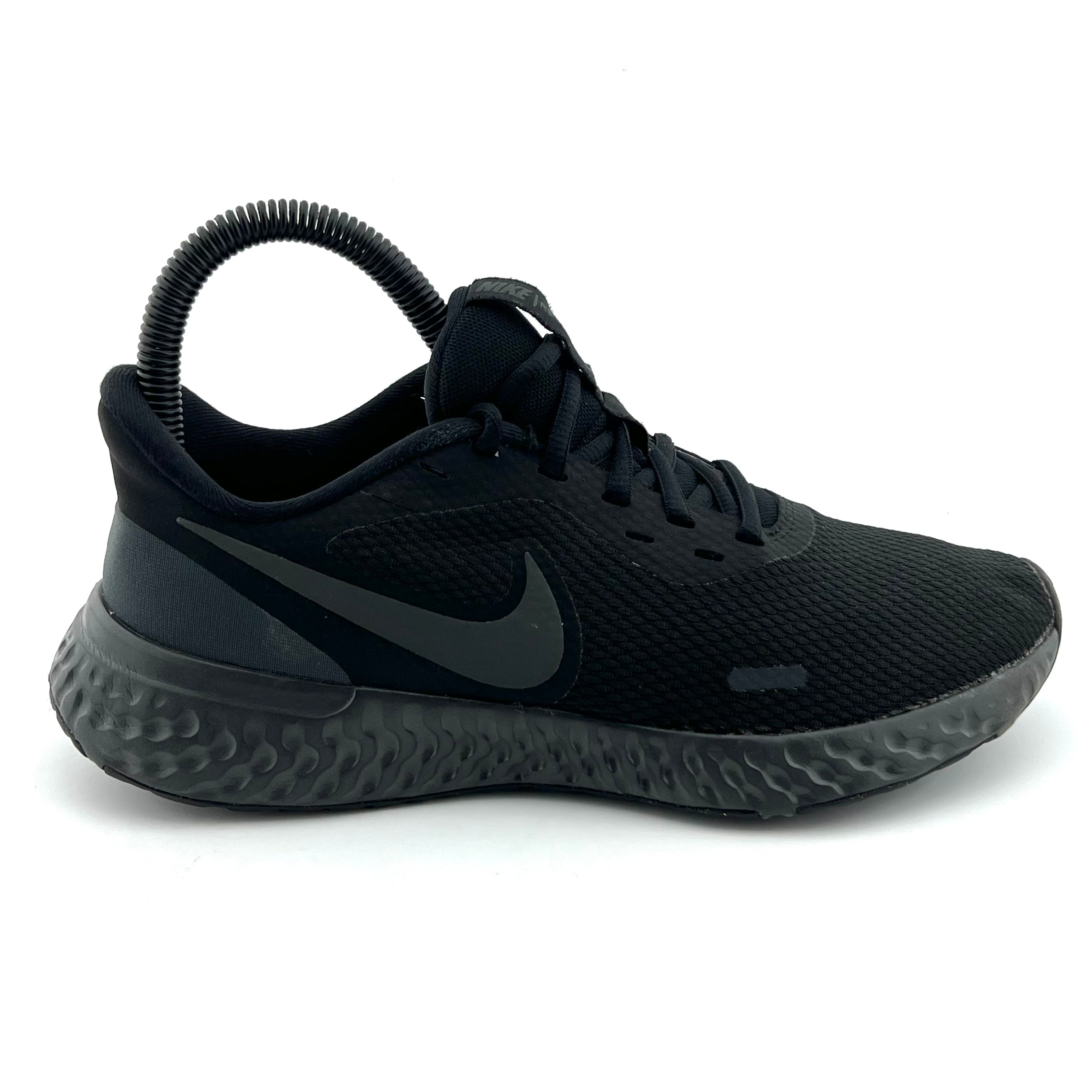 Nike Revolution 5