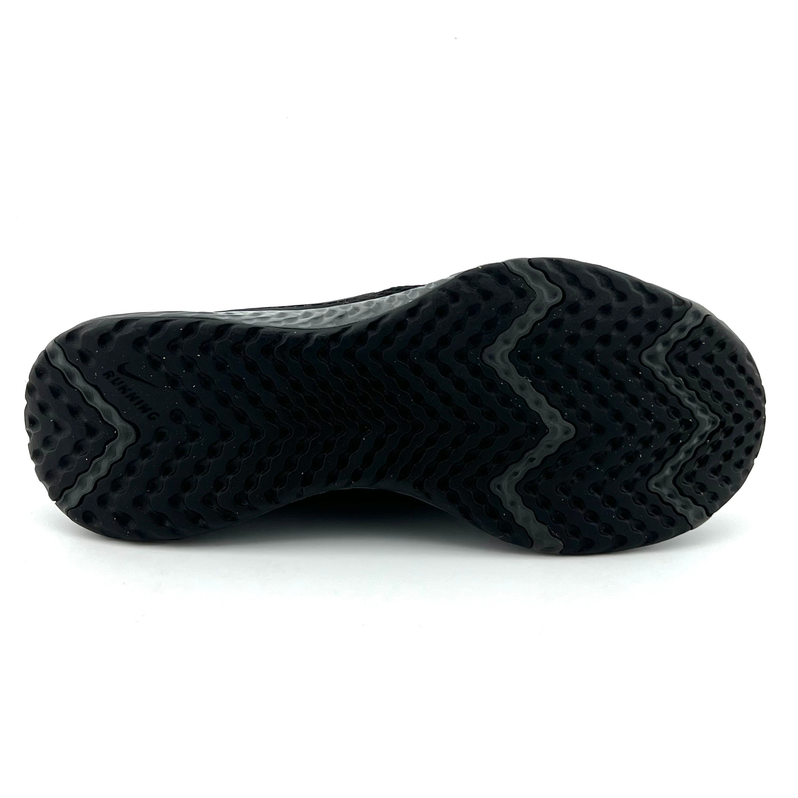 Nike Revolution 5