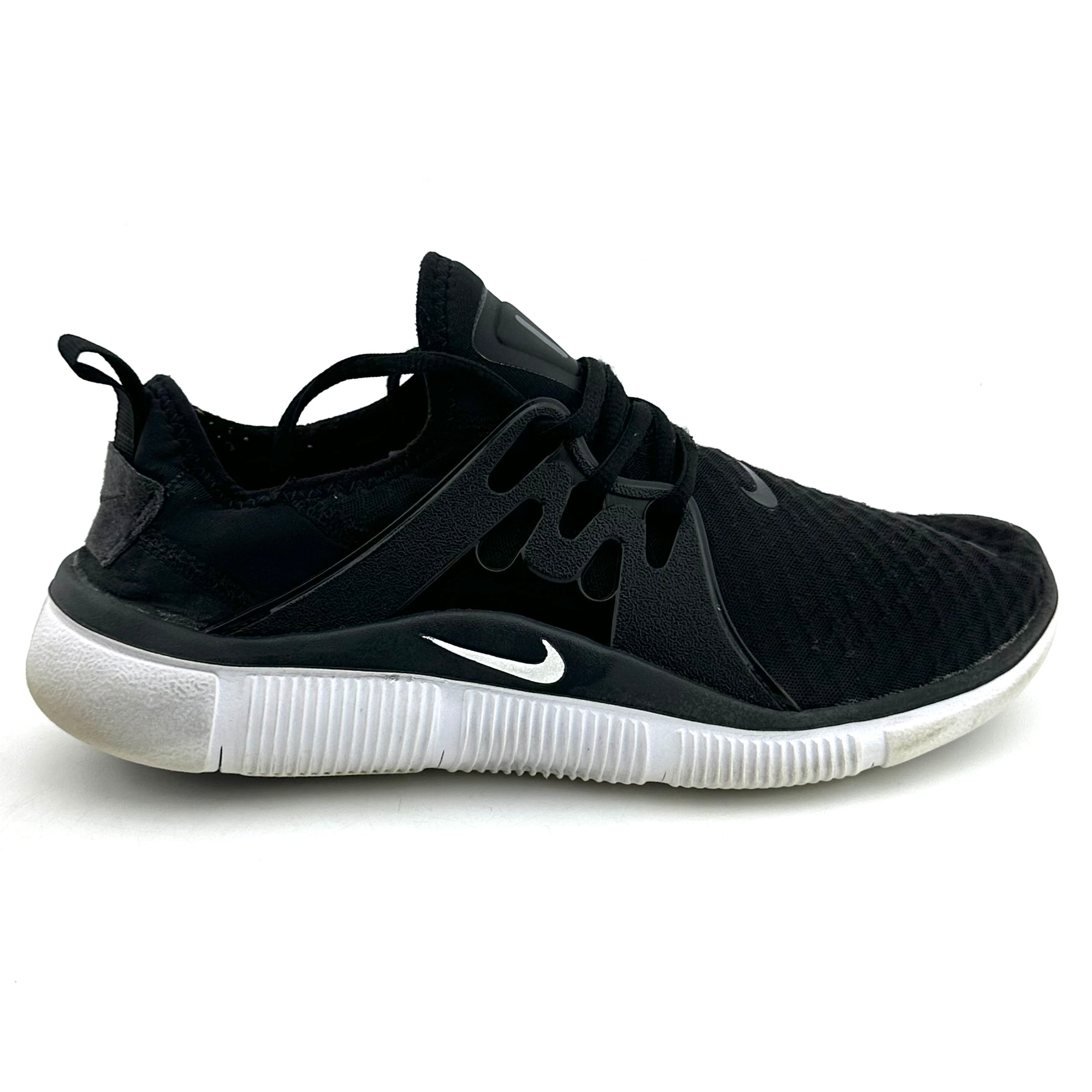 Nike Acalme