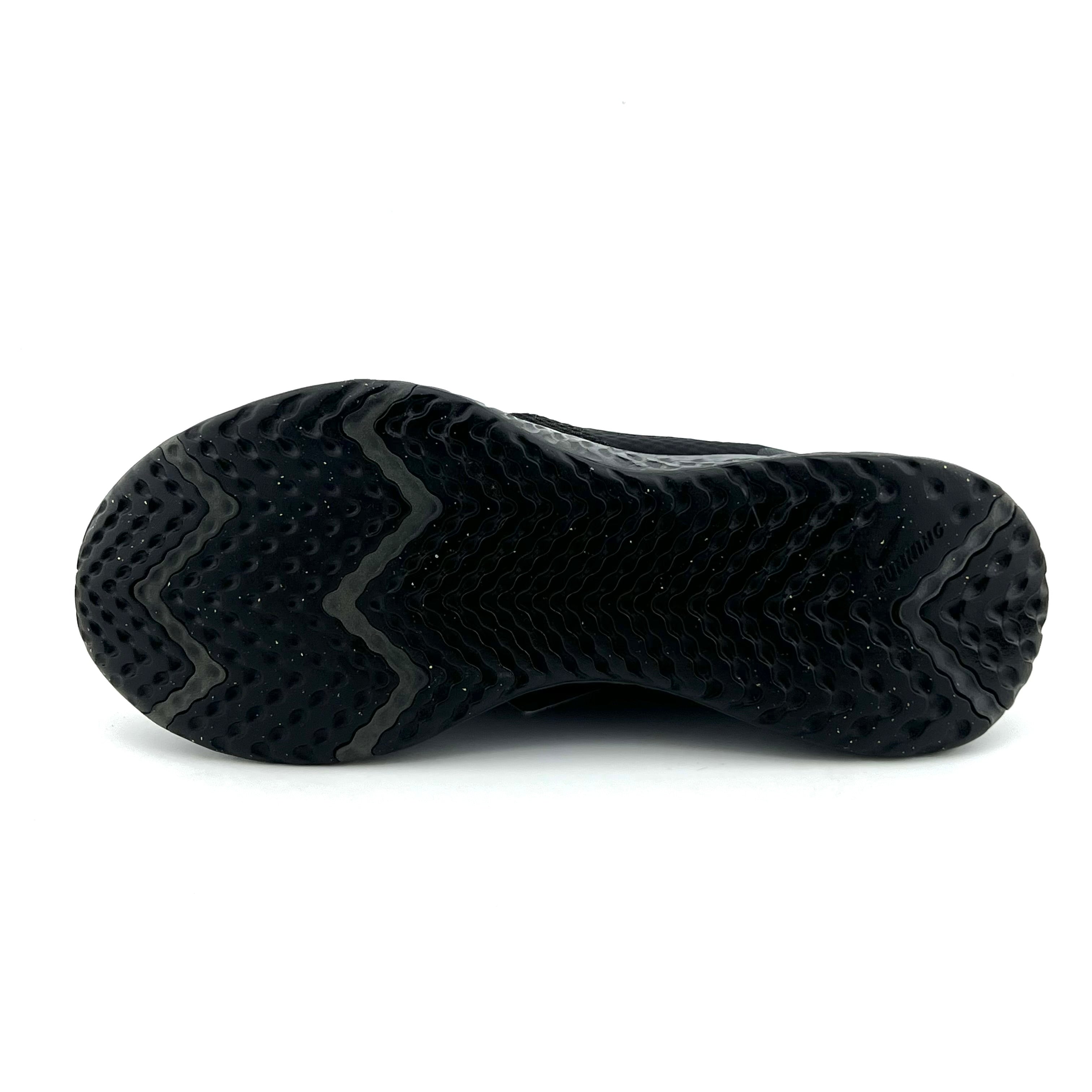 Nike Revolution 5