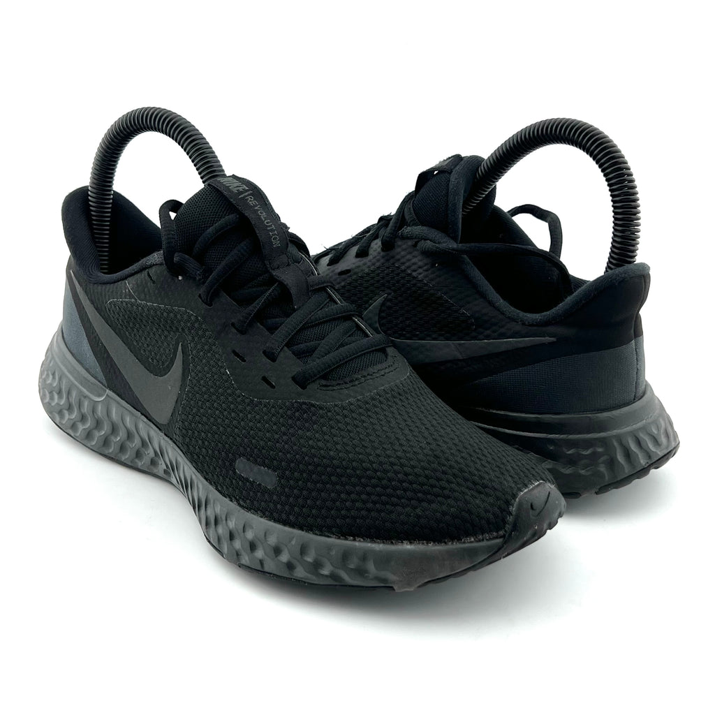 Nike Revolution 5