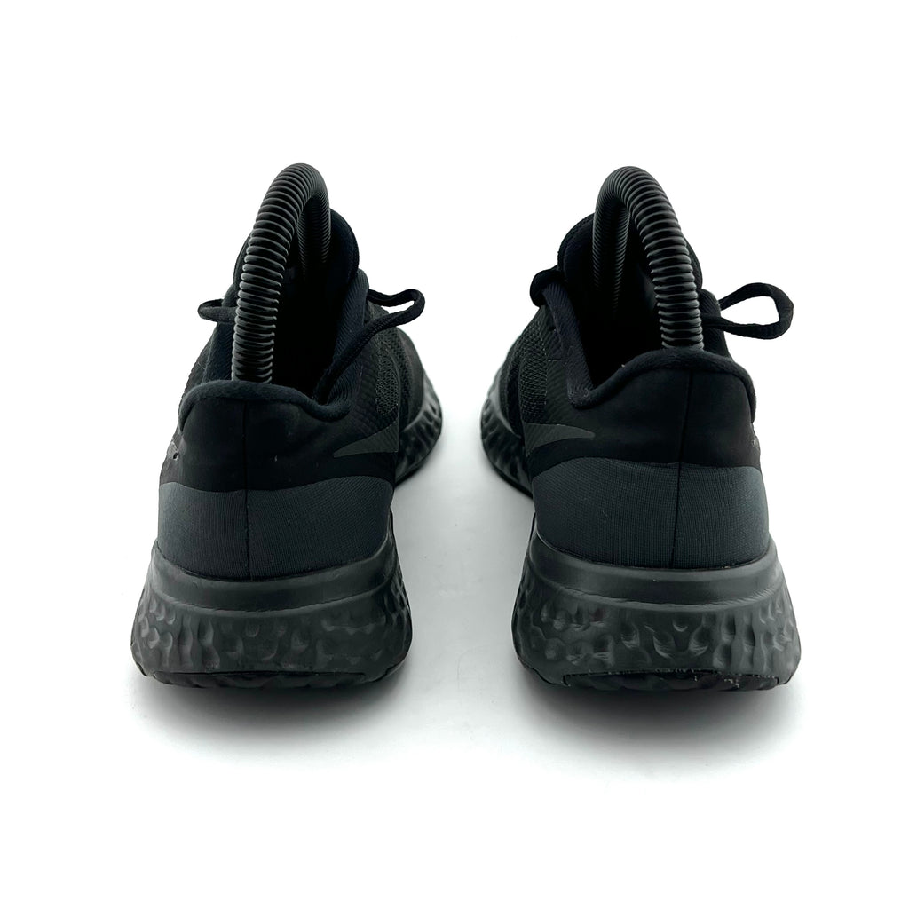 Nike Revolution 5