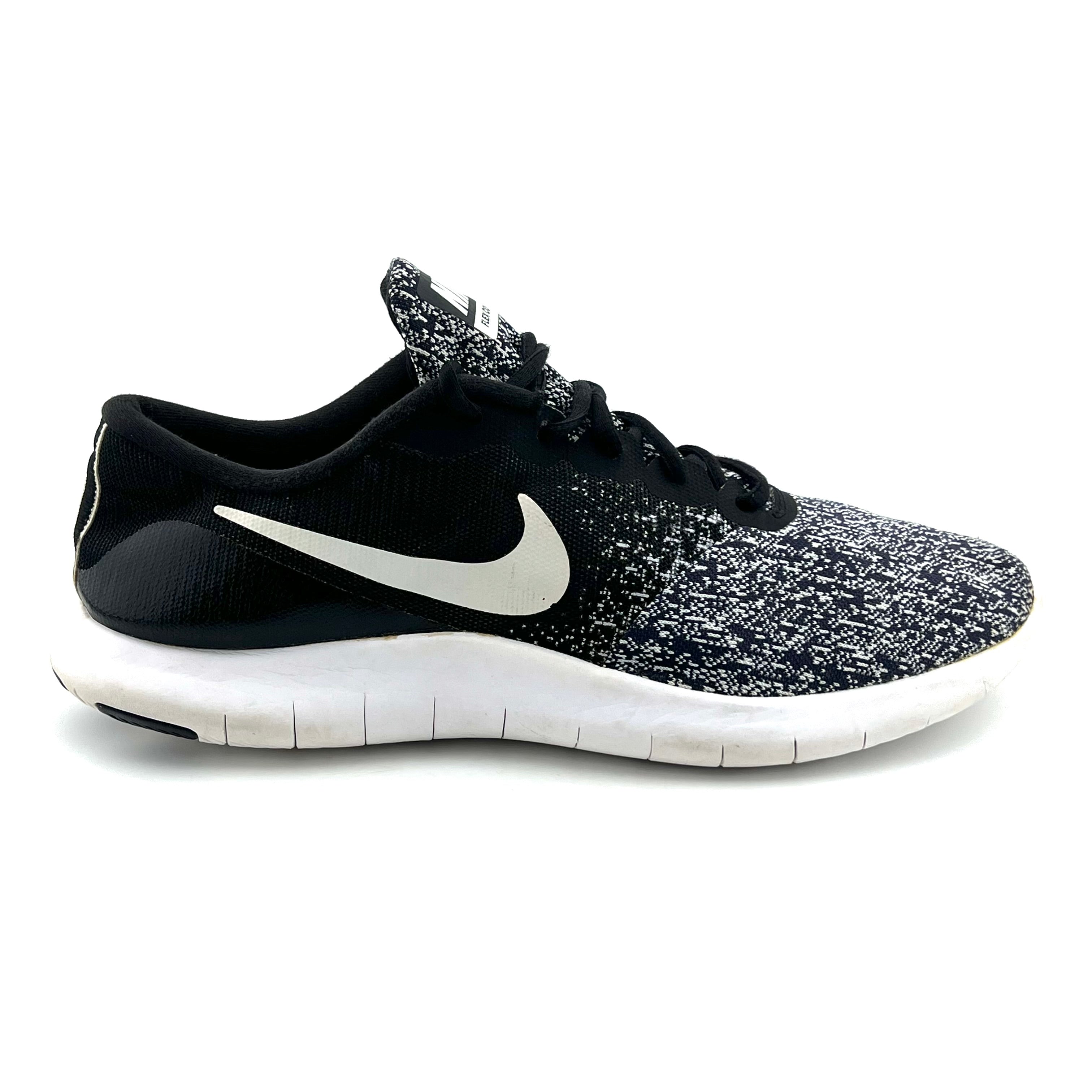Nike Contact