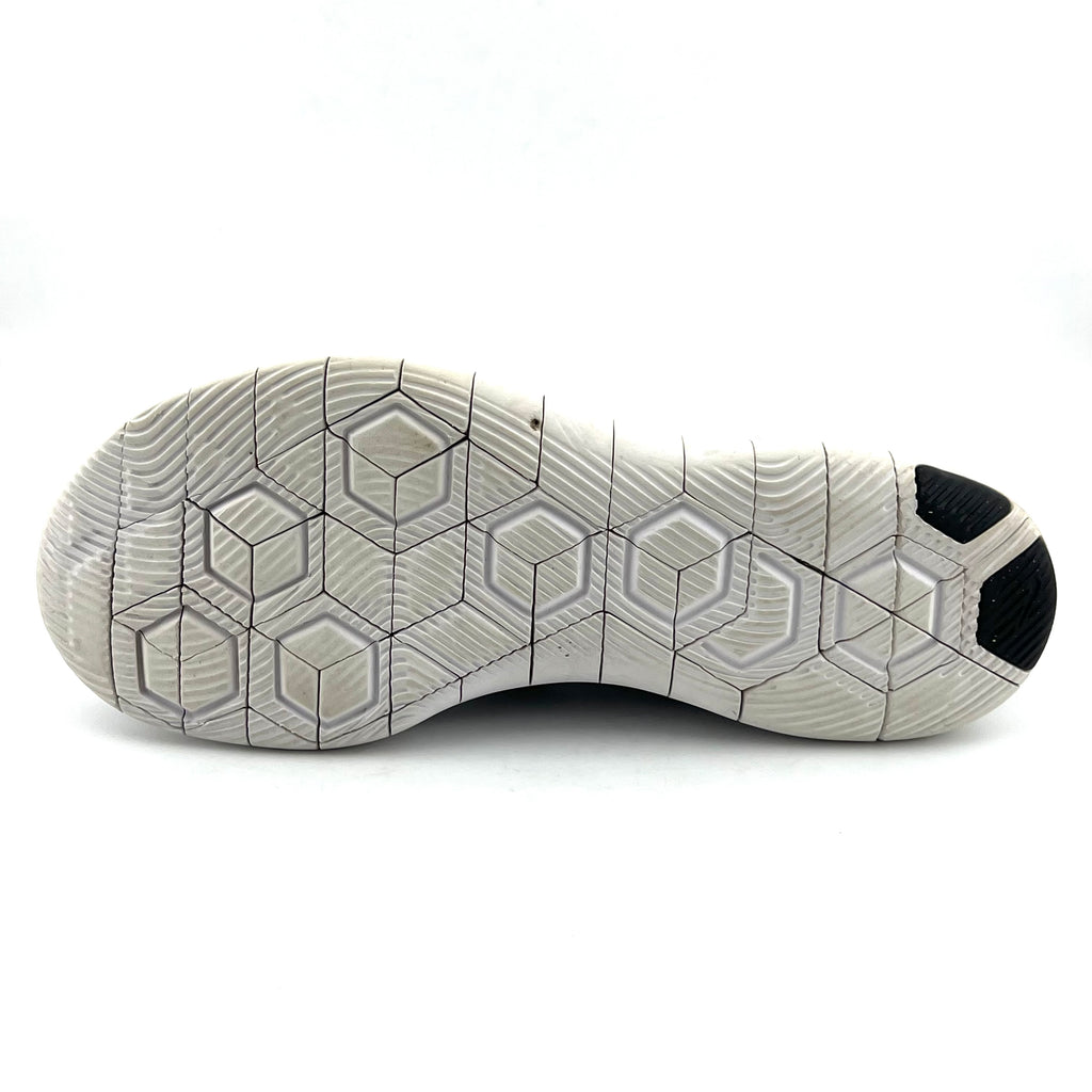 Nike Contact