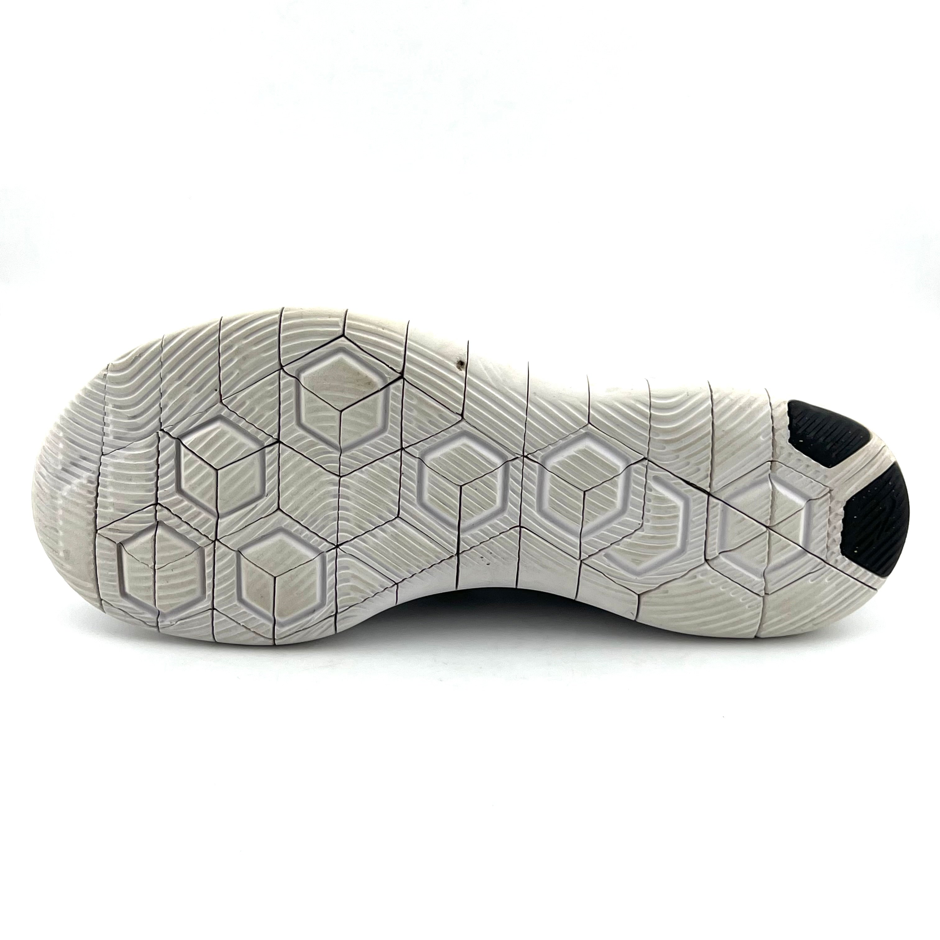 Nike Contact