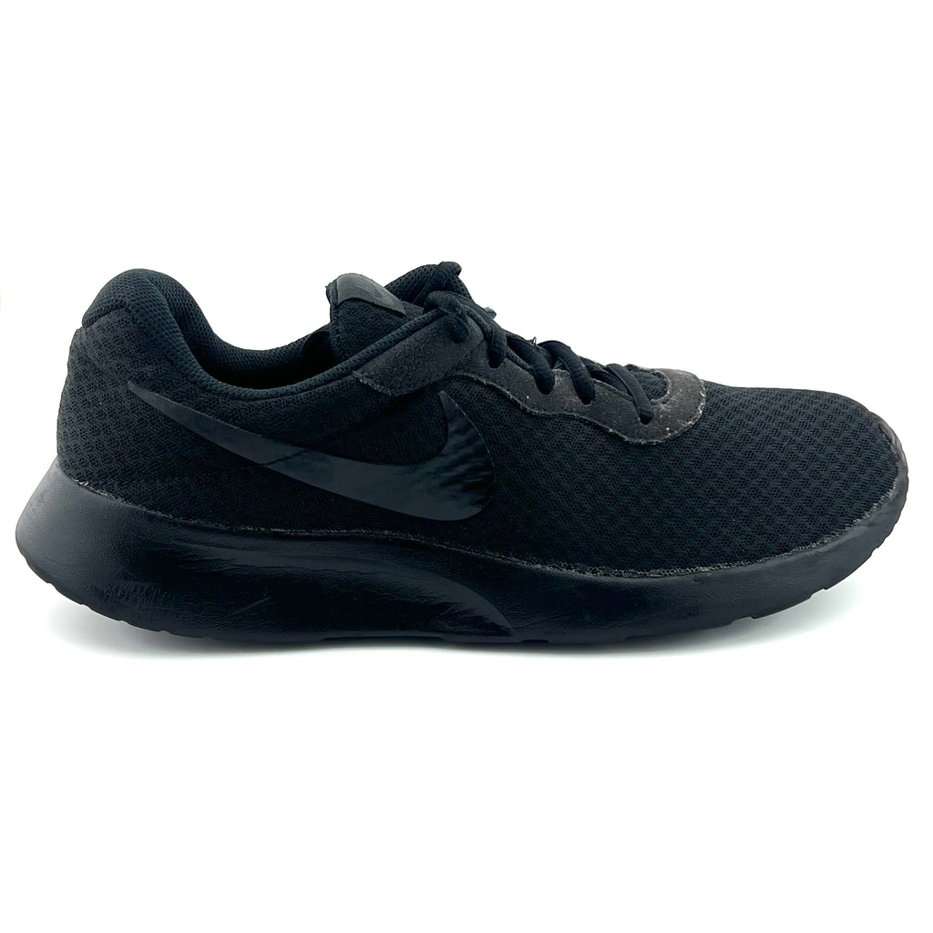 Nike Tanjun Sports