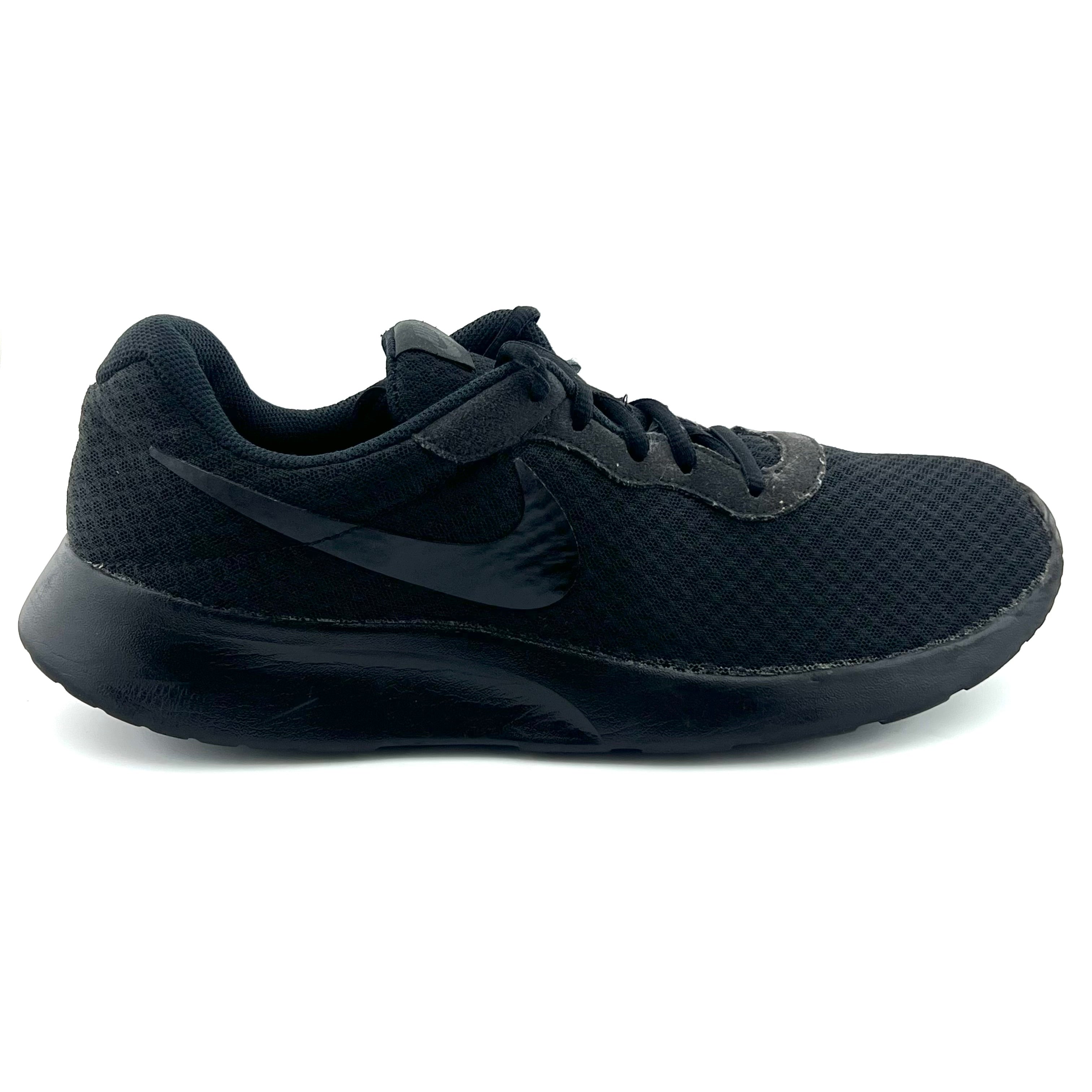 Nike Tanjun Sports