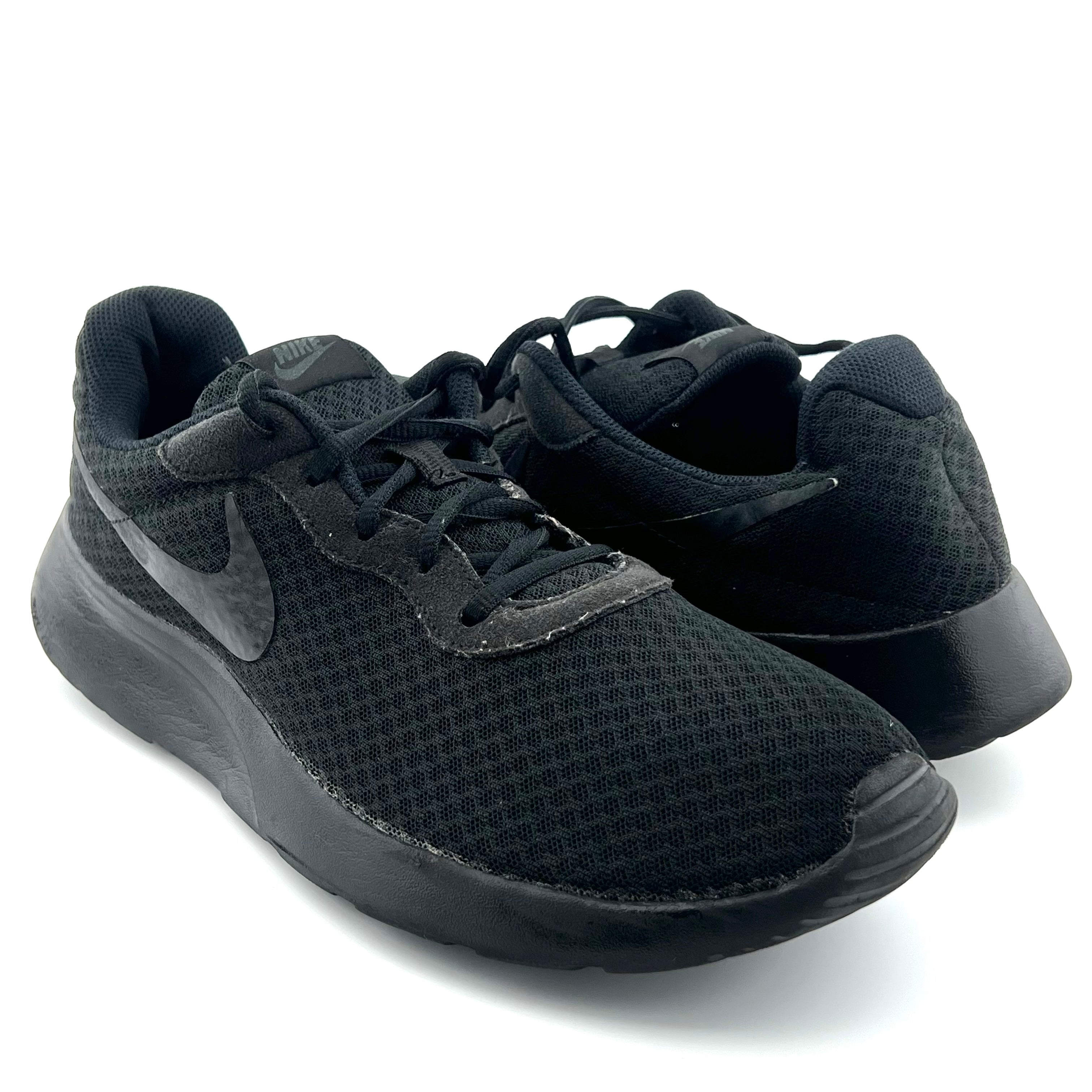 Nike Tanjun Sports