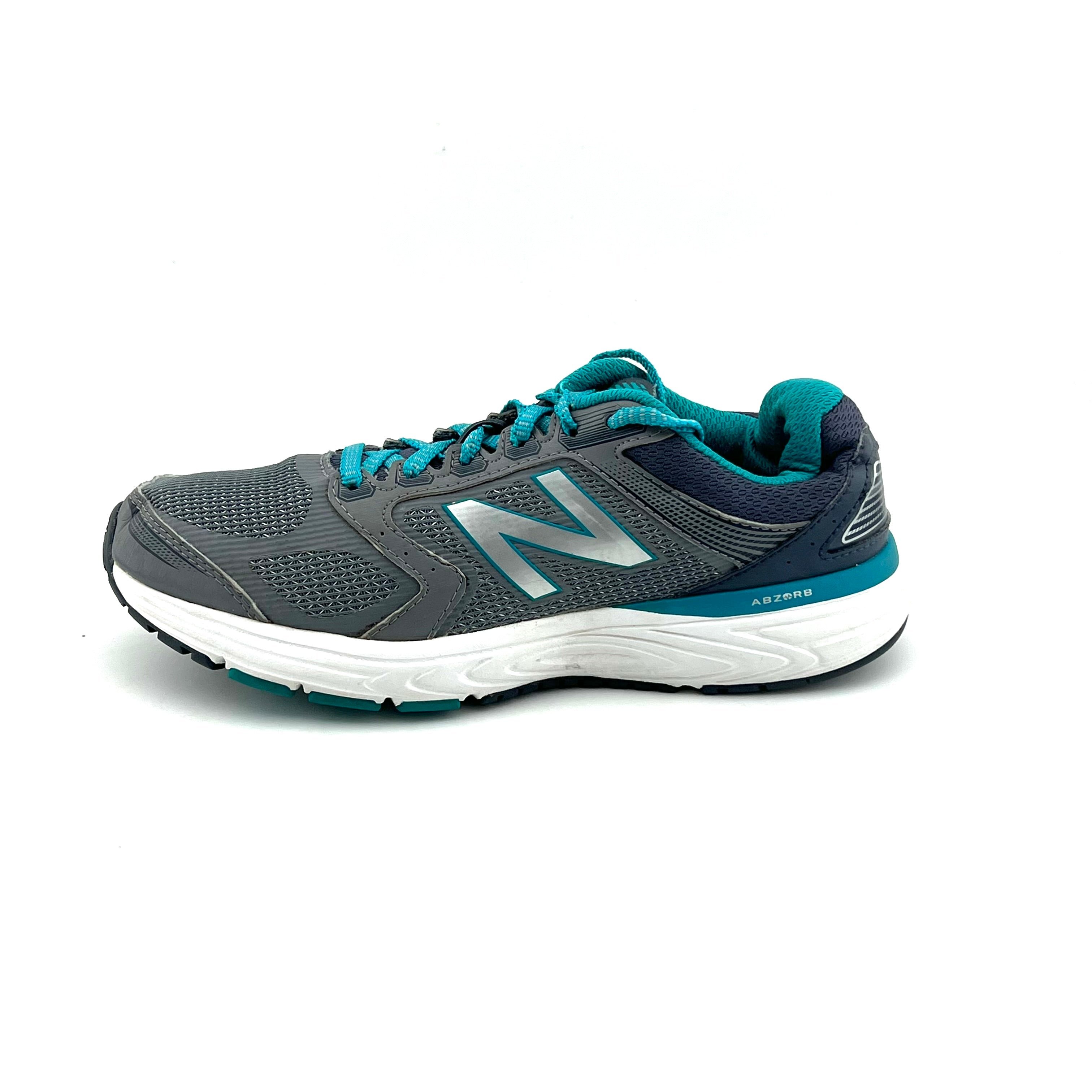 New Balance 560V7