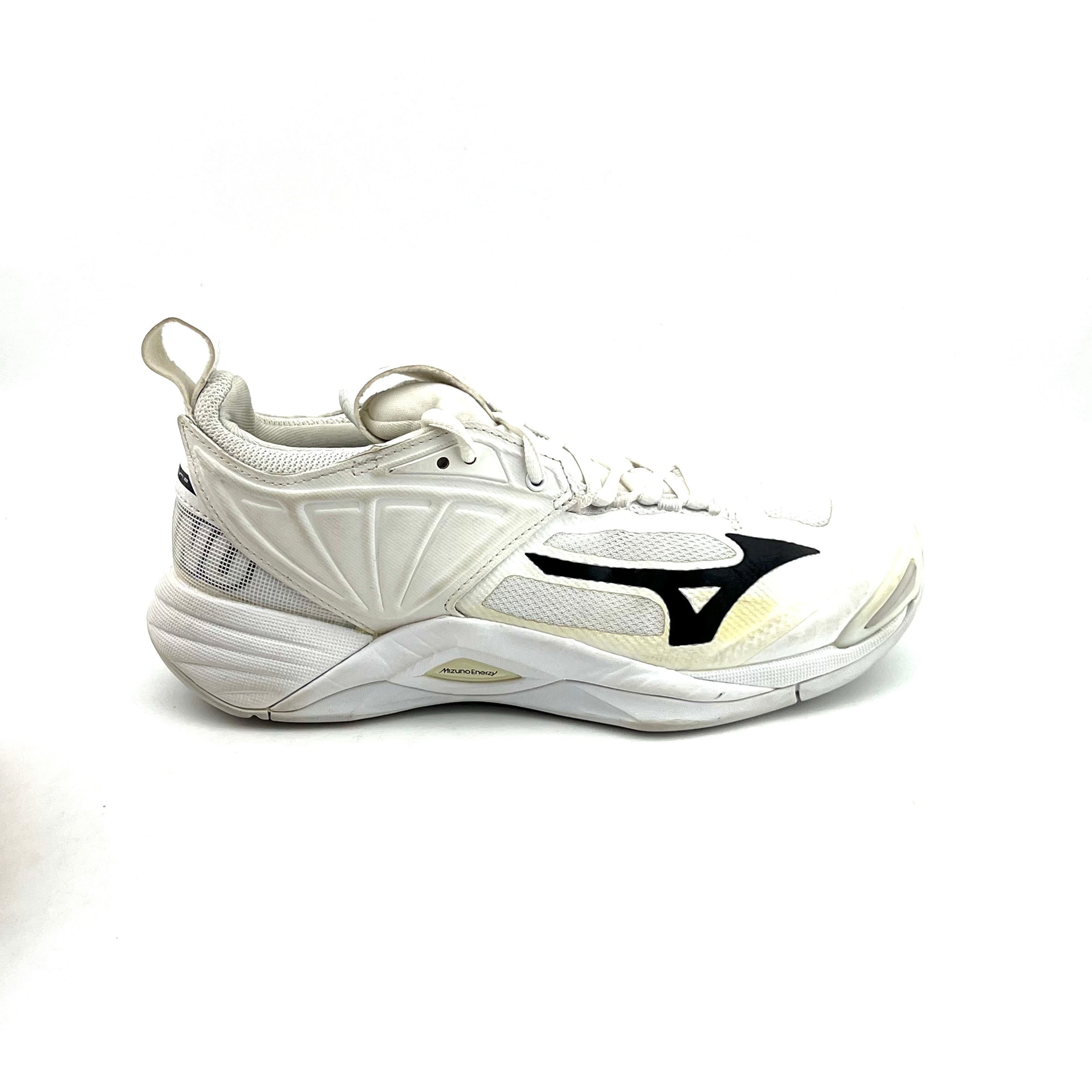 Mizuno Wave Momentum 2